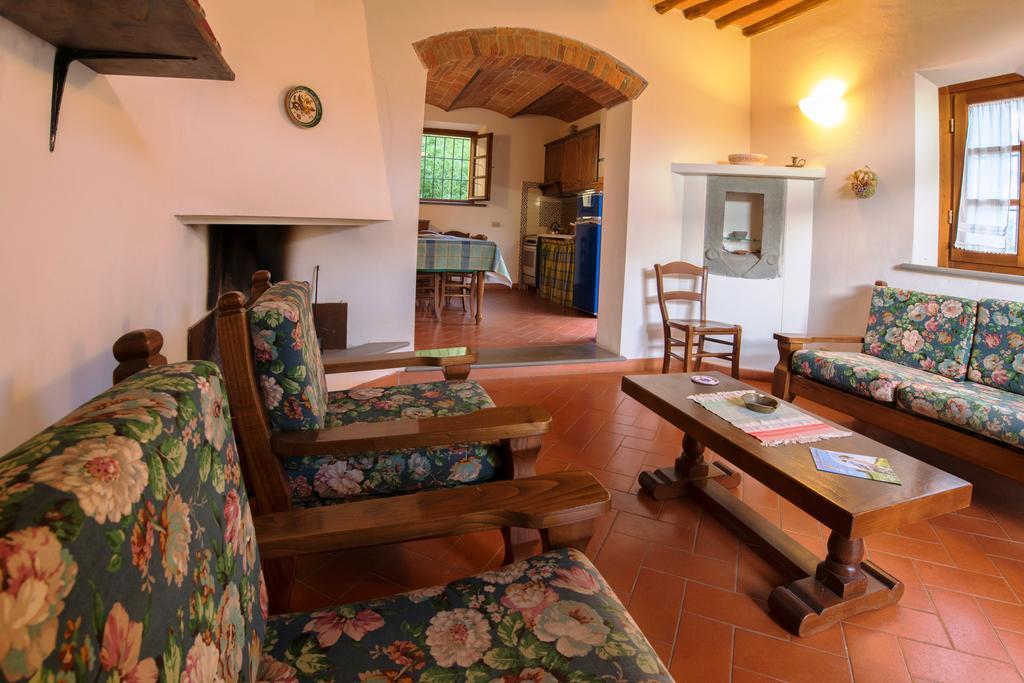 Agriturismo Poggio Al Tesoro Crespina Exterior photo